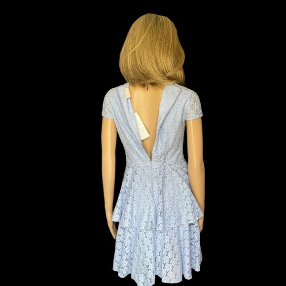 Gal Meets Glam Daisy Dress Lace Tiered Size 2 - Picture 7 of 9